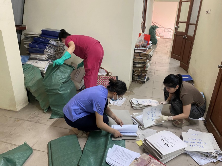 dọn dẹp kho lữu trữ sau sáp nhập